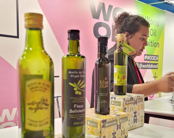 Canarias participa con sus mejores aceites en la World Olive Oil Exhibition, un encuentro que reúne en Madrid durante dos jornadas a compradores y productores de todo el mundo, los cuales buscan consolidar su negocio y abrir nuevos mercados.