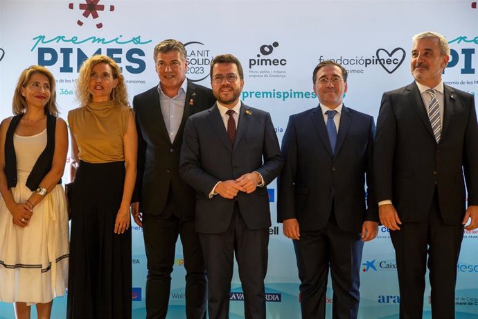 Archivo - (I-D) La exministra Raquel Sánchez, la expresidenta del Congreso, Meritxell Batet, el presidente de Pimec, Antoni Cañete, el presidente de la Generalitat, Pere Aragons, el ministro de Asuntos Exteriores, Unión Europea y Cooperación, José Manu