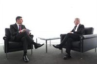 Sánchez se reúne con Zegona en pleno proceso de autorización de la compra de Vodafone en España