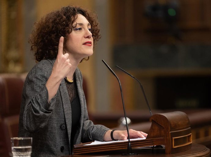 La diputada de Sumar Aina Vidal interviene durante una sesión plenaria, en el Congreso de los Diputados, a 20 de febrero de 2024, en Madrid (España). 
