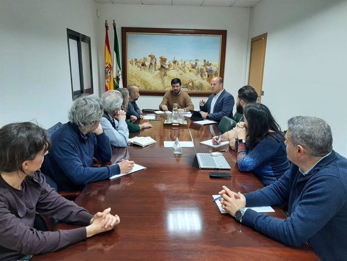 Los delegados territoriales de Agricultura y de Sostenibilidad de la Junta de Andalucía en la provincia de Cádiz, Francisco Moreno y Óscar Curtido, presiden la comisión Sipam Esteros de la Bahía de Cádiz.