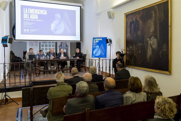 La Fundación Manuel Alcántara ha celebrado la mesa redonda 'La emergencia del agua', con el patrocinio de la Fundación Caja Rural Granada.