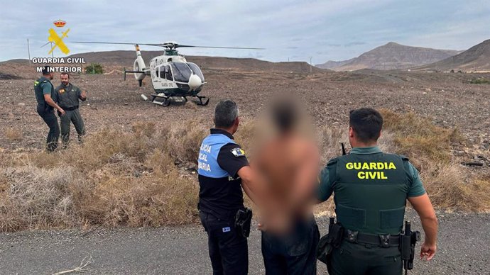 Agentes de la Guardia Civil y Policía Local detienen en Fuerteventura a un preso fugado del Centro Penitenciario de Tahíche, en Lanzarote