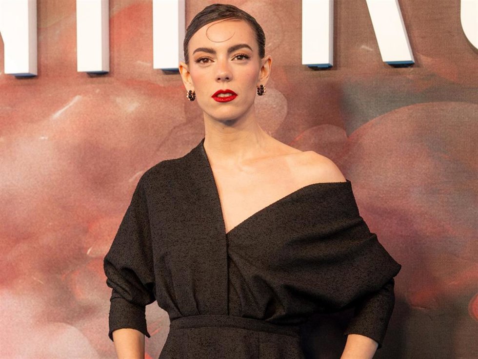 La actriz Vicky Luengo posa durante el photocall/premiere de la serie Reina Roja