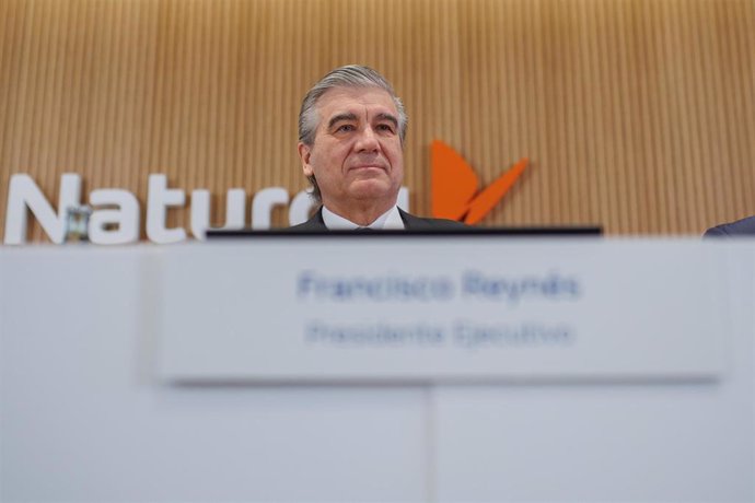 El presidente de Naturgy, Francisco Reynés, durante una rueda de prensa de presentación de los resultados anuales del ejercicio 2023, en la sede de Naturgy, a 27 de febrero de 2024, en Madrid (España). Naturgy obtuvo un beneficio neto de 1.986 millones de