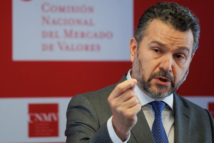El presidente de la CNMV, Rodrigo Buenaventura, presenta el plan de actividades de la entidad para 2024, en la sede de CNMV, a 27 de febrero de 2024, en Madrid (España). 