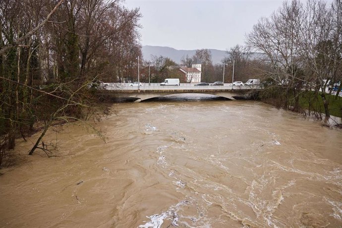 Imagen de la crecida del río Arga