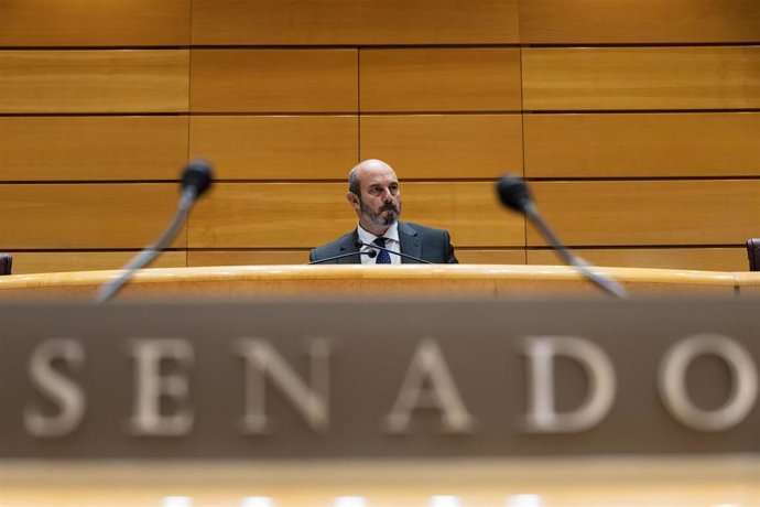 El presidente del Senado, Pedro Rollán, durante una sesión plenaria en el Senado, a 20 de febrero de 2024, en Madrid (España). Durante el pleno se han abordado cuestiones como las muertes de los agentes en Barbate, además de las medidas previstas por el