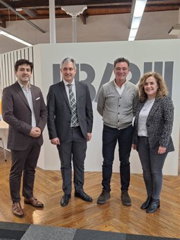 La delegada del Gobierno en La Rioja, Beatriz Arraiz, y el consejero de Cultura, Jose Luis Pérez Pastor, en su visita a las instalaciones