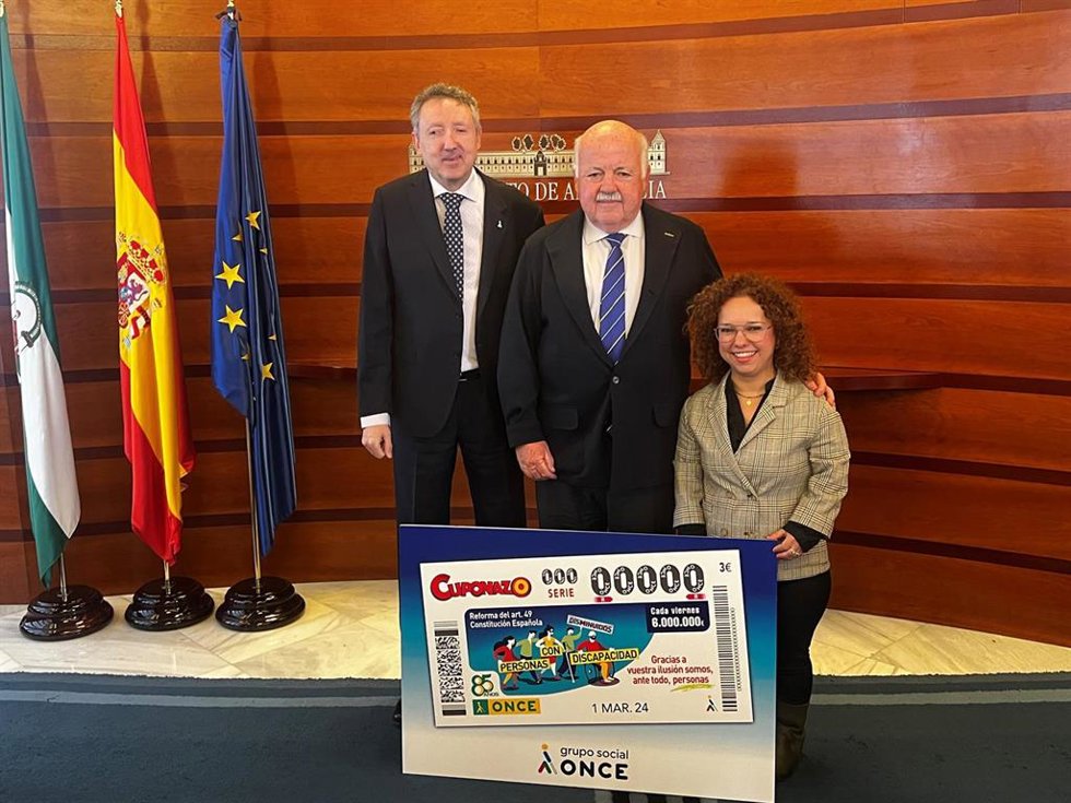 Grupo Social ONCE valora el apoyo de la sociedad andaluza para eliminar el término 'disminuido' de la Constitución.
