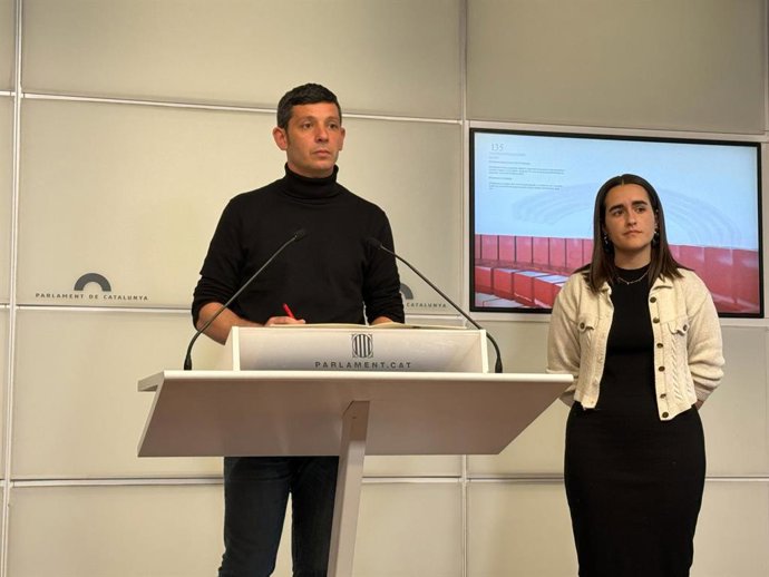 Los diputados de la CUP Xavier Pellicer y Mar Ampurdans