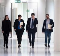 El PSOE presume de ser "incompatible con la corrupción" mientras el PP "chapotea" en ella