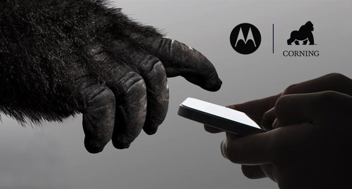 Motorola implementa Corning Gorilla Glass en sus dispositivos de 2024.