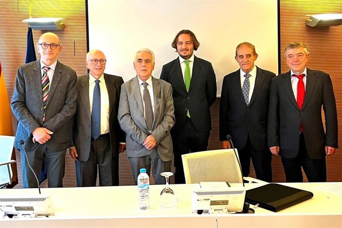 Grupo de investigación en etiología y tratamiento de la escoliosis, perteneciente al Instituto Universitario de Investigación en Enfermedades Musculoesqueléticas de la Universidad Católica de Valencia (UCV),