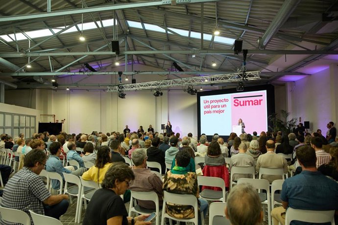 Archivo - La vicepresidenta segunda y ministra de Trabajos y Asuntos Económicos, Yolanda Díaz, interviene en un acto de Sumar en Espacio Rastro, a 23 de septiembre de 2023, en Madrid (España). 