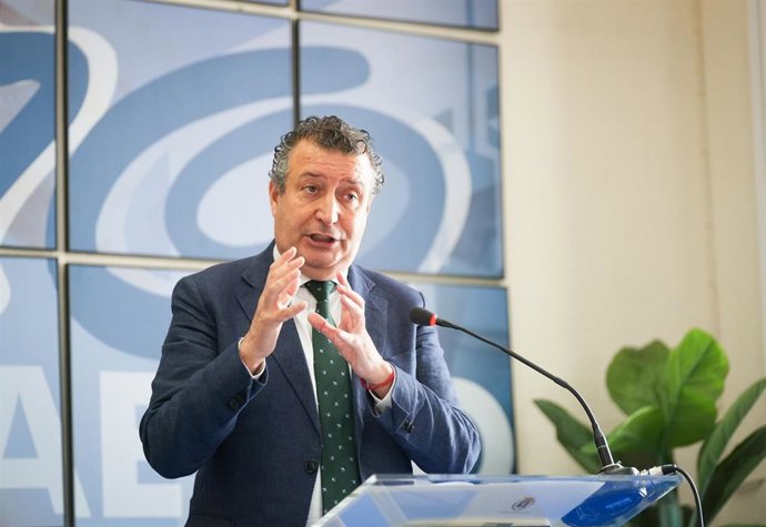 El presidente de la Diputación, Javier Fernández, durante su intervención en el foro Gaesco