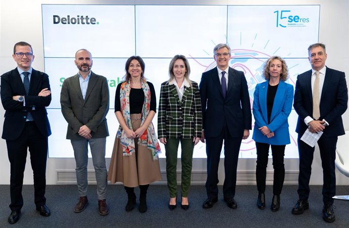 Presentación de la 'X edición del Informe del Impacto Social de las Empresas', de la Fundación SERES y Deloitte.