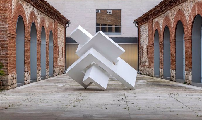 El escultor Arturo Berned inaugura la exposición 'Como el viento, blanco' en el Museo Francisco Sobrino