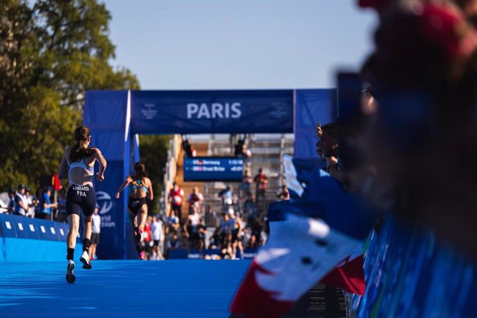 Archivo - Emma Lombardi (FRA) at the Mixed Relay Triathlon during the 2023 World Triathlon Olympic & Paralympic Games Test Event, on August from 17 to 20, 2023 in Paris, France - Photo Germain Hazard / FFTRI / DPPI