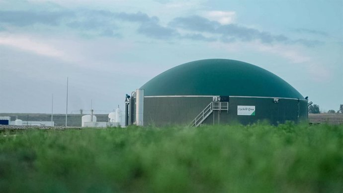 Adding Biogasclean's biological methanation systems to existing biomethane plants can capture biogenic CO2, increase green gas production by 70%, and complete the biomethane carbon loop