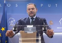 Ábalos considera que el ultimátum del PSOE "no es la forma de enfrentar la estrategia de la derecha"