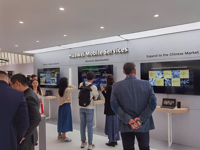 HUAWEI Mobile Services booth at MWC