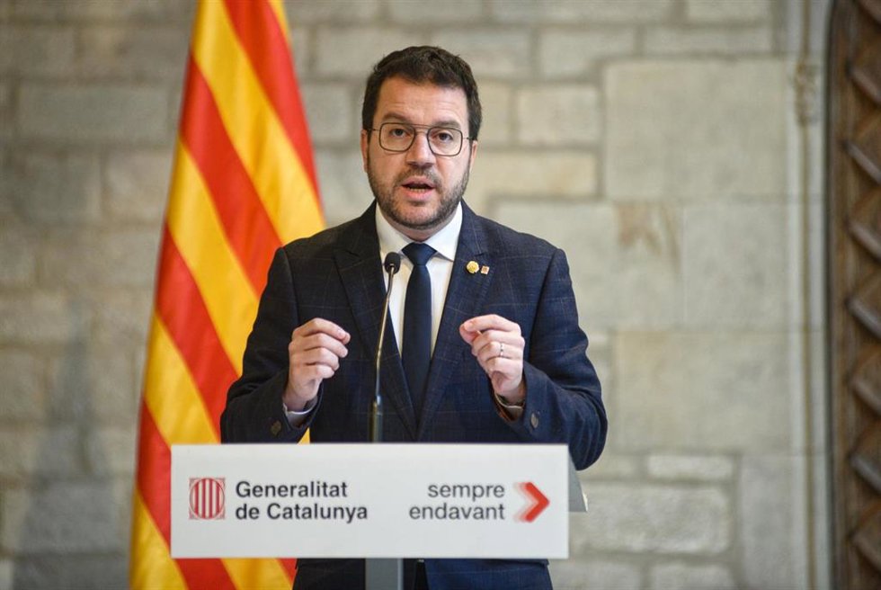 El presidente de la Generalitat, Pere Aragons, en rueda de prensa antes de aprobar el proyecto de ley de Presupuestos de 2024