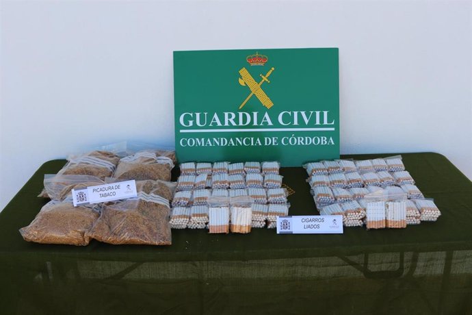 Interceptado en Villanueva del Duque (Córdoba) con cerca de 2.000 cigarillos de tabaco de contrabando