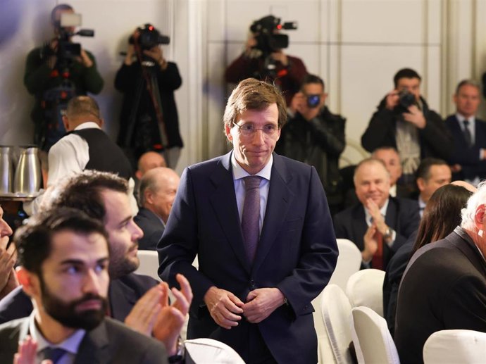 El alcalde de Madrid, José Luis Martínez-Almeida, durante un desayuno informativo organizado por Nueva Economía Fórum, en el Hotel The Westin Palace.