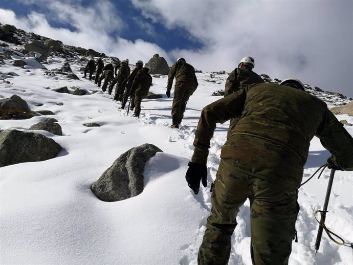 Archivo - Los efectivos del Ejército de Tierra que formarán parte de la Base Antártica Española del Ejército de Tierra 'Gabriel de Castilla' se concentran en las inmediaciones del Parque Natural Posets-Maladeta, en Benasque (Huesca).