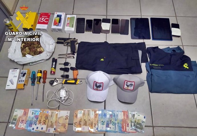 Artículos robados intervenidos por la Guardia Civil.