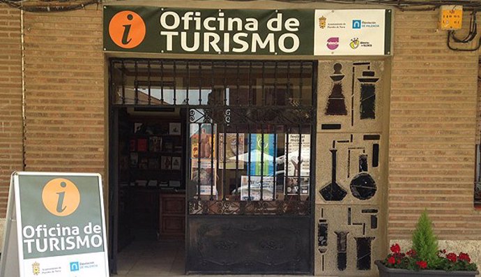 Oficina de Turismo de un pueblo palentino.