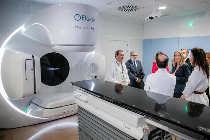 El Hospital Universitario de Cáceres estrena un acelerador lineal con tecnología de vanguardia