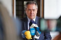 Espadas reprocha a Aguirre un discurso de "chascarrillos" y ejercer de presidente para "bloqueo" a la oposición