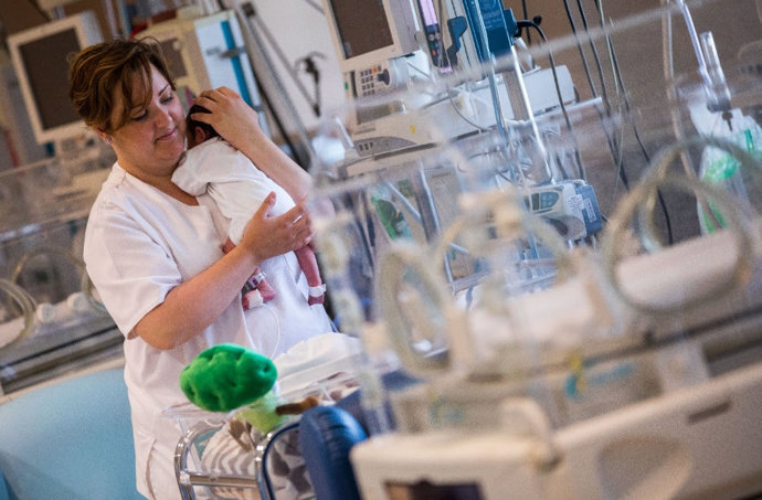 El Hospital de Manises alcanza los 20.000 nacimientos