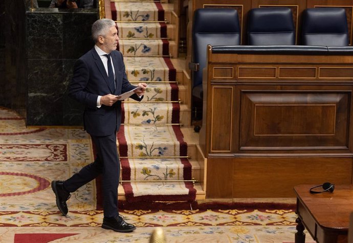 El ministro de Interior, Fernando Grande-Marlaska, durante las interpelaciones en una sesión plenaria en el Congreso de los Diputados