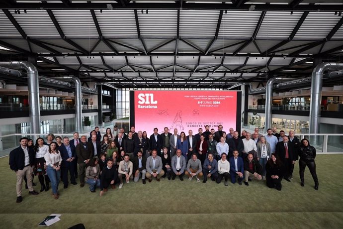 Reunión en Dfactory de las empresas que participarán en el SIL 2024