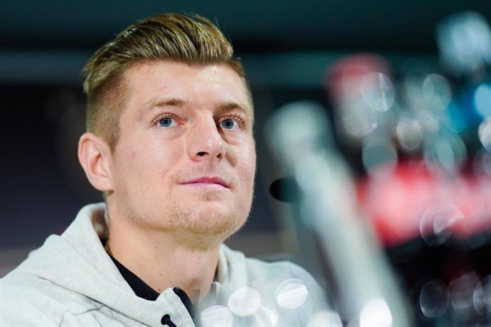 Archivo - El futbolista alemán Toni Kroos, en rueda de prensa. 