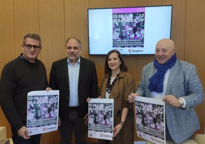 De izquierda a derecha: al vicepresidente de la FABZ, Raúl Gascón; el consejero municipal de Participación, Alfonso Mendoza; la consejera municipal de Cultura, Sara Fernández, y el presidente de la FABZ, Manuel Arnal.