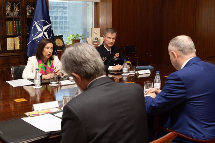 La ministra de Defensa, Margarita Robles recibe al vicesecretario general adjunto de la OTAN, Mircea Geoana.
