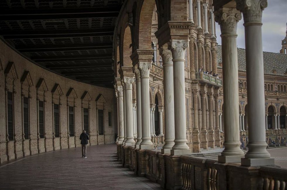 Archivo - Detalle de los arcos de la Plaza de España, en una foto de archivo.