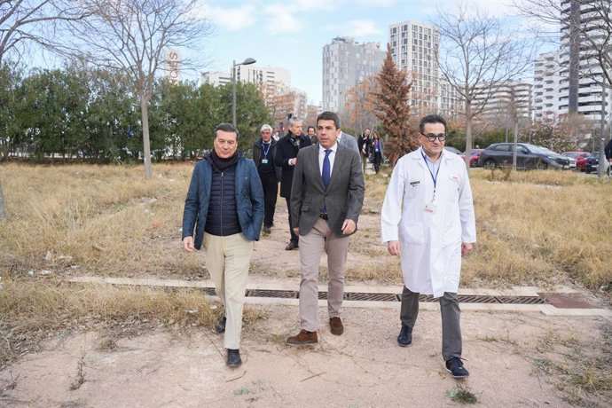 (E-D) El conseller de Sanitat, Marciano Gómez; el president de la Generalitat, Carlos Mazón; i el cap del departament de Salut, José Luis Poveda.