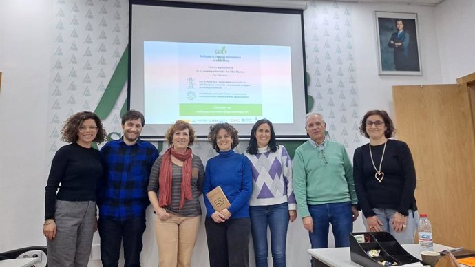 Imagen de los representantes de todas las entidades que componen el consorcio del proyecto CultivEco