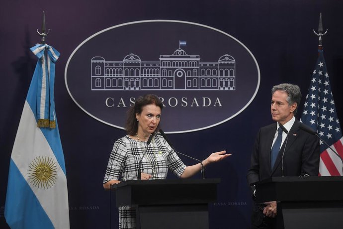 23 February 2024, Argentina, Buenos Aires: Antony Blinken (R), US Secretary of State, speaks next to Diana Mondino, Foreign Minister of Argentina, during a press conference at the Casa Rosada presidential palace. 