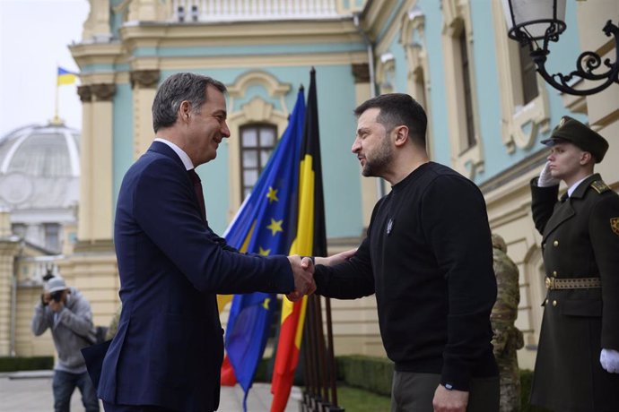 El presidente de Ucrania, Volodimir Zelenski, recibe en Kiev al primer ministro de Bélgica, Alexander de Croo