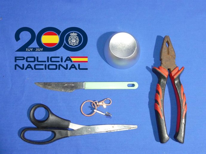 Parte del material empleado para los robos en las tiendas de Salamanca