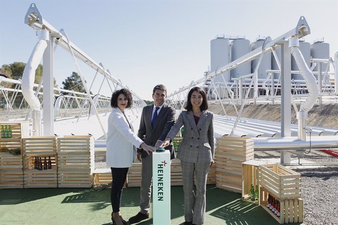 Inauguración de la planta termosolar de Heineken en Quart de Poblet con tecnología punta para elaborar cervezas con energía 100% renovable