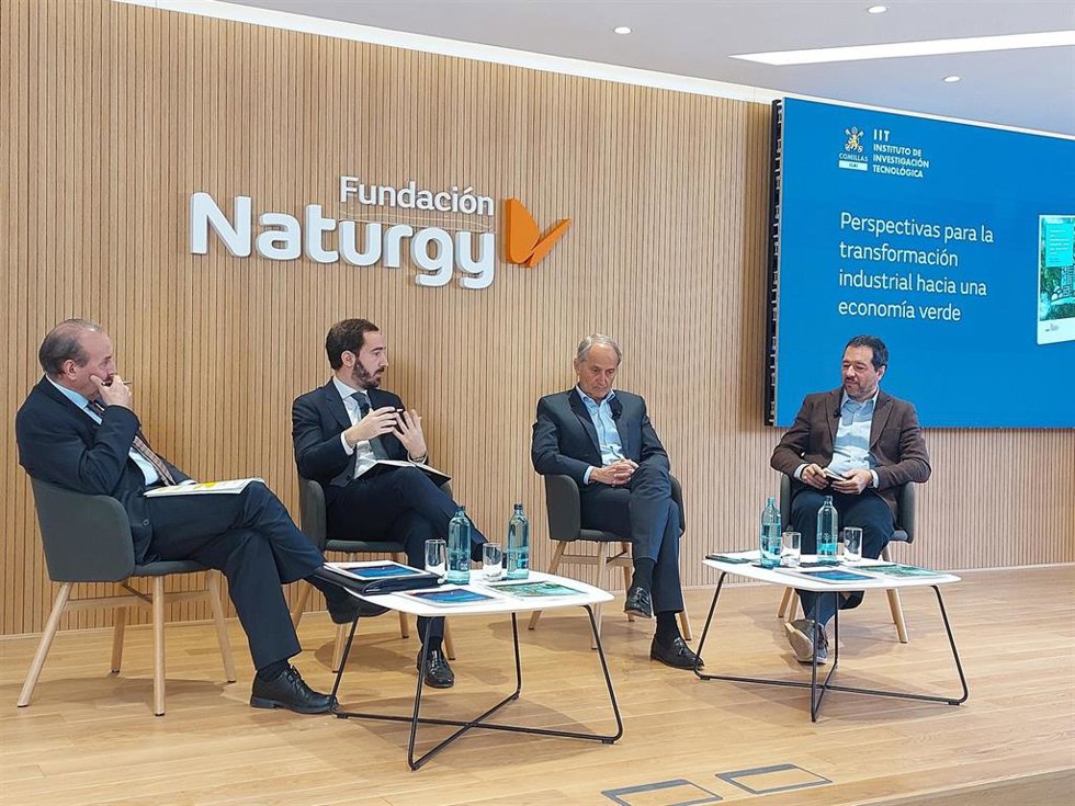 Estudio advierte que la industria requiere "de tiempo y de una política europea" para acompañar su transición