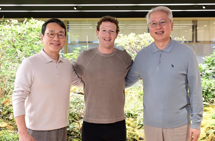 Encuentro entre el CEO de LG, William Cho, el Presidente de Home Entertainment Company, Park Hyoung-sei, y el director ejecutivo de Meta, Mark Zuckerberg.