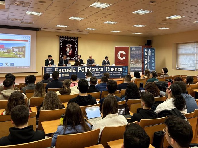 Medio centenar de jóvenes de todo el país se dan cita en Cuenca en las IX Jornadas de Fomento de los Estudios de Telecomunicación
